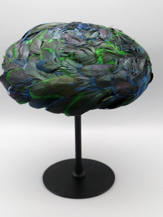 Vtg \'50s Feathered Tilt Cocktail Hat Flah & Co. Syracuse NY Green Blue & Black